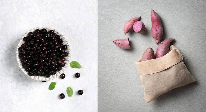 블랙커런트(왼쪽), 자색 고구마 [123RF]