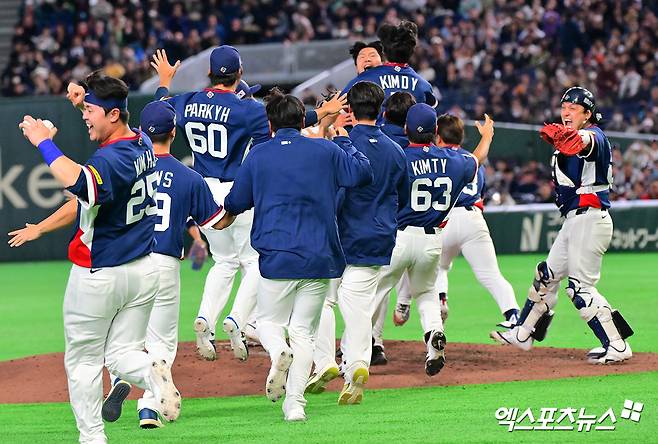 류지현 감독이 이끄는 한국 야구대표팀이 지난 9일 일본 도쿄돔에서 열린 2026 월드베이스볼클래식(WBC) 조별리그 C조 최종전에서 호주를 7-2로 제압하고 2라운드에 진출했다. 한국이 WBC 2라운드에 오른 건 2009년 이후 17년 만이다. 엑스포츠뉴스 DB