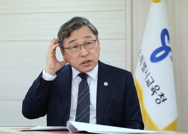정근식 서울특별시교육감이 전북일보와의 인터뷰에서 AI(인공지능) 시대에 대응하는 서울시교육청의 주요 정책 및 비전을 설명하고 있다. /서울특별시교육청 제공