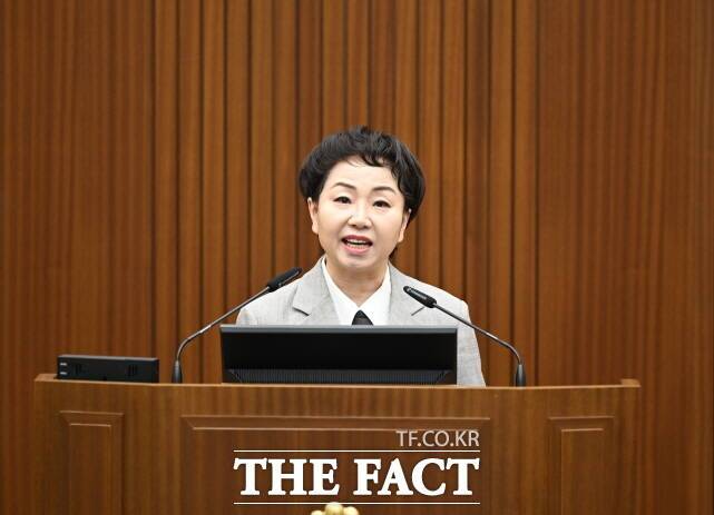 홍나영 세종시의원이 12일 세종시의회 제104회 임시회 제2차 본회의에서 5분 자유발언을 하고 있다. /세종시의회