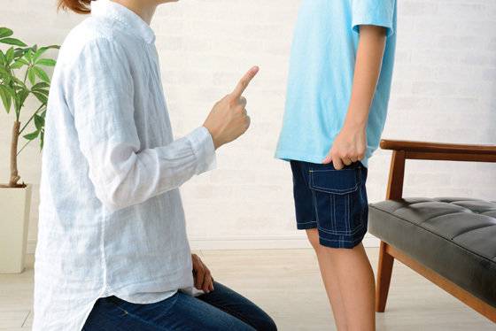 훈육할 때 “너를 믿은 내가 잘못이지” 같은 부모의 자조하는 말투가 가장 최악이다.