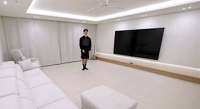 유튜버 보겸이 경품으로 내건 35억원 상당의 아파트 내부. 유튜브 채널 '보겸TV' 영상 캡처