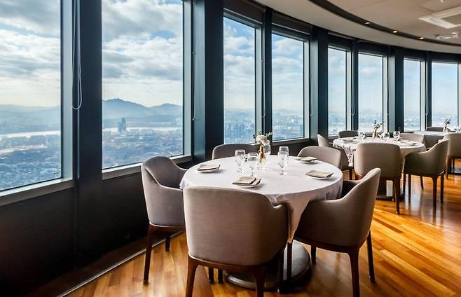 엔그릴 내부전경ⓒCJ푸드빌