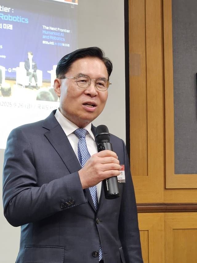 류석현 기계연 원장이 12일 창립 50주년 기념 기자 간담회에서 앞으로의 비전에 대해 발표하고 있다. 사진=이준기기자.