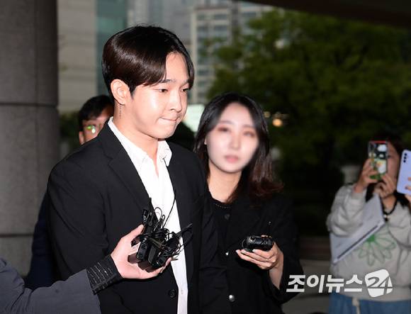그룹 위너 출신 가수 남태현이 서울서부지방법원에서 열린 마약류 관리에 관한 법률 위반 혐의 공판에 출석하고 있다. [사진=정소희 기자]