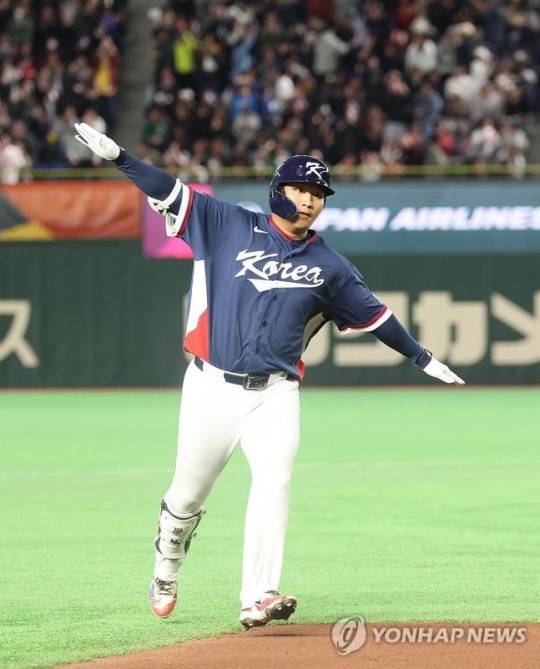 문보경의 비행기 세리머니 / 사진=연합뉴스