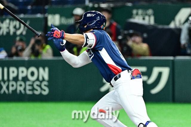 9일 일본 도쿄돔에서 열린 2026 월드 베이스볼 클래식(WBC) 조별리그 한국-호주 경기. 김도영이 6회초 2사 3루에 1타점 적시타를 치고 있다./도쿄(일본)=한혁승 기자 hanfoto@mydaily.co.kr