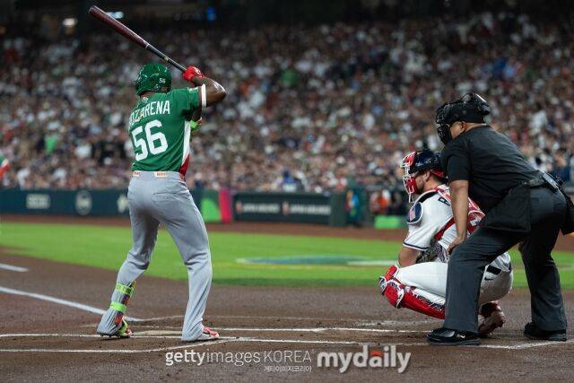 랜디 아로자레나와 칼 롤리/게티이미지코리아