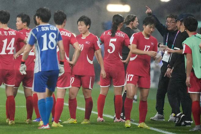 [시드니=AP/뉴시스] 북한 여자 축구대표팀, 중국과의 2026 아시아축구연맹(AFC) 여자 아시안컵 조별리그 B조 최종 3차전에서 1-2 역전패. 2026.03.09.