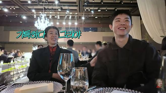 [서울=뉴시스] 방송인 김구라의 아들이 래퍼 그리가 열애 사실을 밝혔다. (사진=유튜브 채널 '공부왕찐천재 홍진경' 화면 캡처) 2026.03.12 photo@newsis.com  *재판매 및 DB 금지