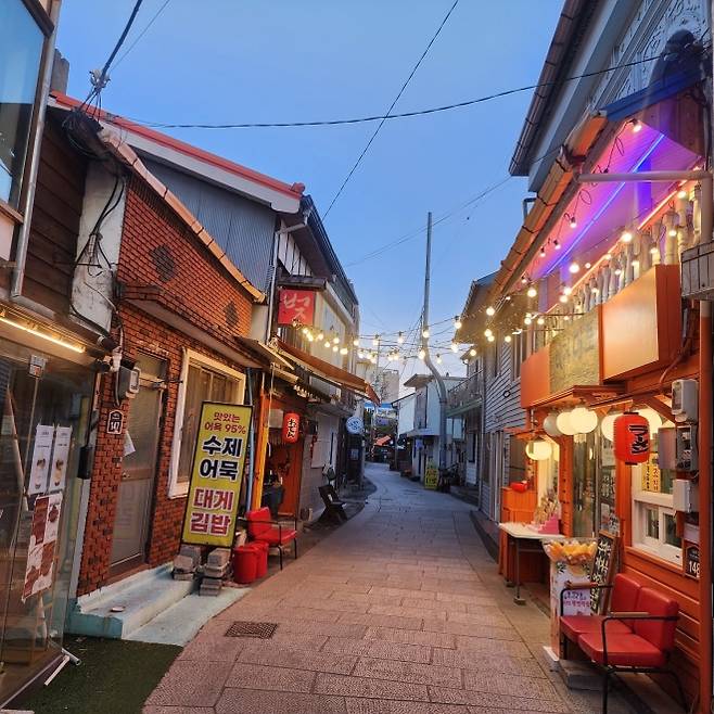 불켜진 일본인 가옥 거리