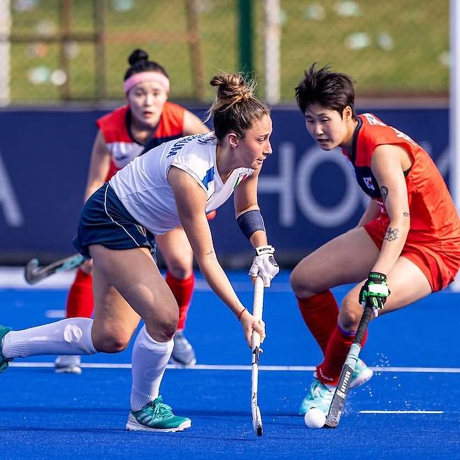 한국과 이탈리아의 경기 모습.  [FIH 소셜 미디어 사진. 재판매 및 DB 금지]