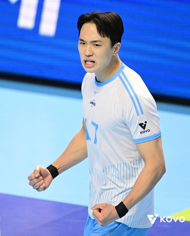 득점 후 기뻐하는 대한항공의 임동혁  [한국배구연맹 제공. 재판매 및 DB 금지]