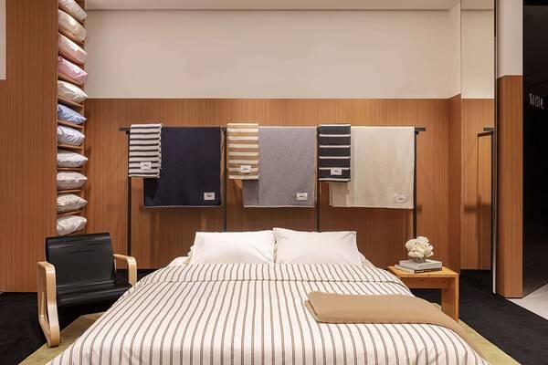 무신사의 브랜드 비즈니스 전문 자회사 무신사 트레이딩(MUSINSA TRADING)이 덴마크 기반 라이프스타일 브랜드 '테클라(TEKLA)'의 팝업스토어를 서울 여의도 더현대 서울에 선보이며 본격적인 국내 시장 공략에 나선다. [출처=무신사]