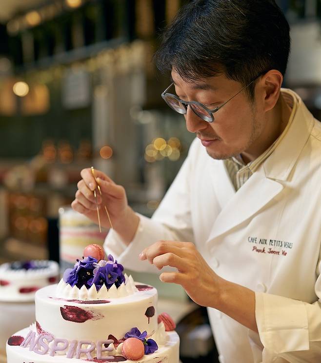 인스파이어가 2주년을 기념해 박준우 셰프와 협업으로 디저트 메뉴와 와인 디너 등 미식 콘텐츠를 선보였다.(사진출처=인스파이어)