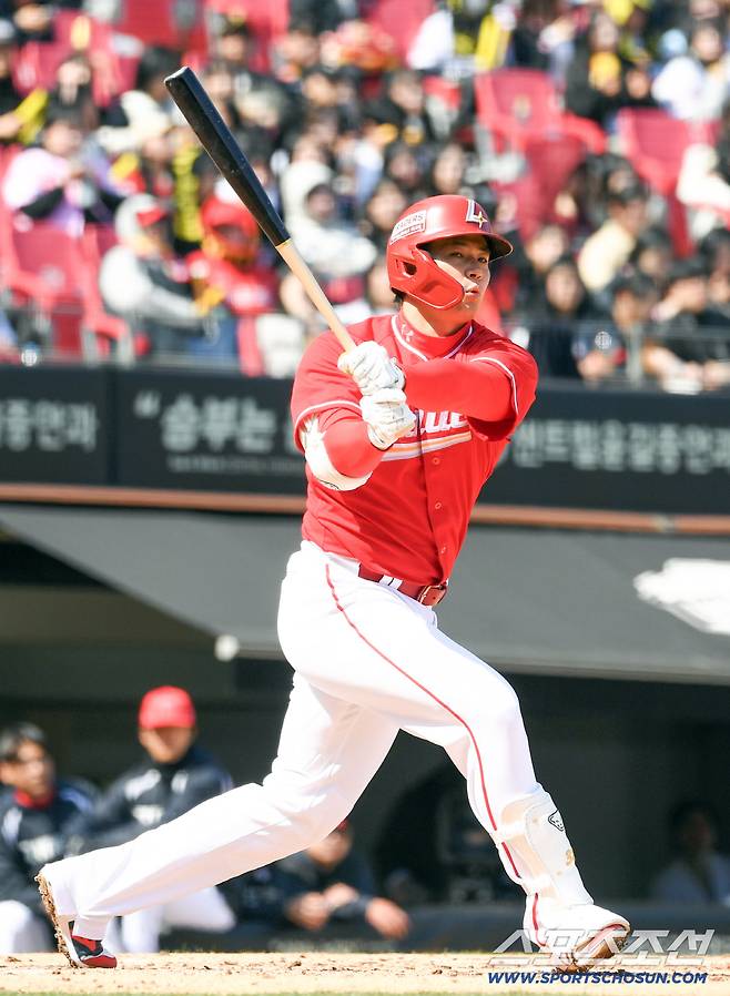 13일 광주 기아챔피언스필드에서 열린 KIA 타이거즈와 SSG 랜더스의 시범경기. SSG 김재환이 타격을 하고 있다. 광주=박재만 기자 pjm@sportschosun.com/2026.03.13/