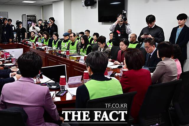 간담회 참석한 코로나19 백신 피해자 가족들.