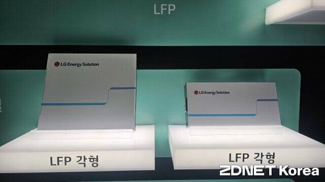 LG에너지솔루션이 전시한 각형 배터리 (사진=지디넷코리아)