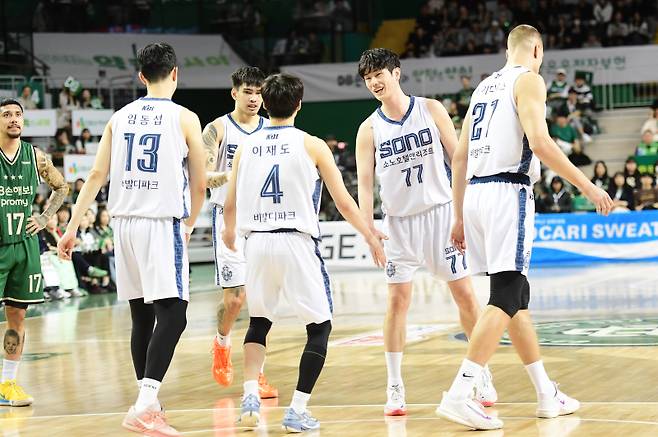 구단 역대 최다인 6연승을 질주한 고양 소노. 사진=KBL