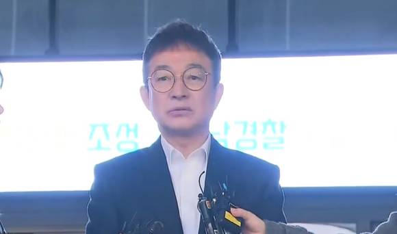 음주운전 혐의 등으로 입건된 배우 이재룡 씨가 경찰 소환조사를 마친 뒤 입장을 밝히고 있다. [사진=MBN 보도화면 캡처]