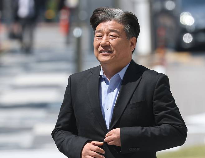 '11억원 불법 대출' 의혹으로 1심에서 당선무효형을 선고받은 양문석 더불어민주당 의원(경기 안산시갑)이 지난해 4월 29일 경기 수원시 영통구 수원고등법원에서 열린 항소심 공판에 출석하고 있다.