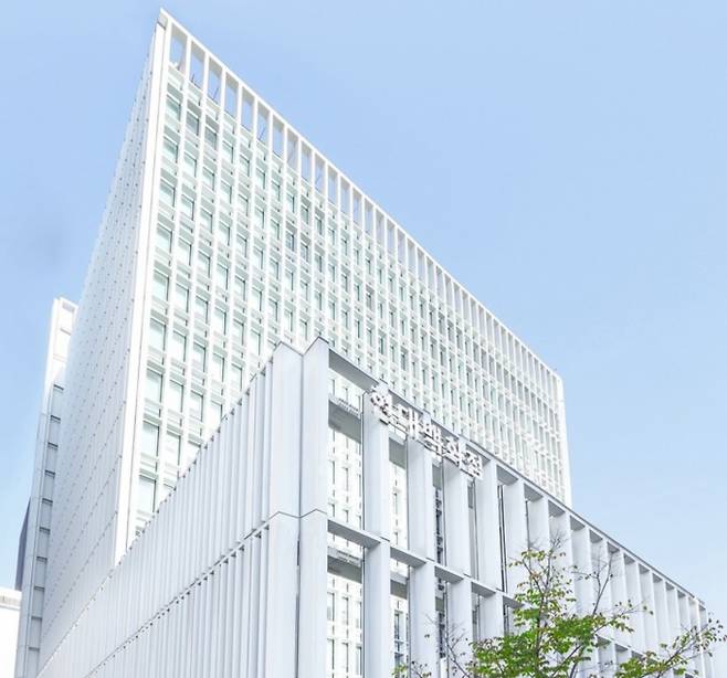 현대백화점그룹이 이재명 정부의 밸류업 정책 기조에 발맞춰 현대백화점 등 그룹 계열사가 보유한 자사주 전량을 선제적으로 소각하기로 했다./사진=현대지에프홀딩스