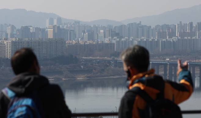 서울 한강변 아파트 모습. [연합뉴스]