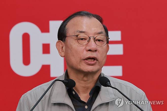 공천 심사 결과, 일정 등 발표하는 국민의힘 이정현 공관위원장 (서울=연합뉴스) 신현우 기자 = 국민의힘 이정현 공천관리위원장이 11일 서울 영등포구 여의도 중앙당사에서 공천 심사 결과와 일정 등을 발표하고 있다. 2026.3.11 nowwego@yna.co.kr