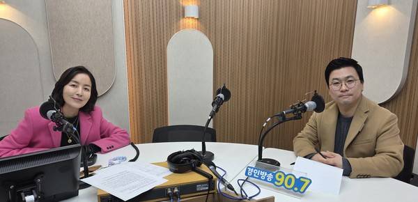 이승기 변호사(오른쪽)와 박주언 앵커 2026.3.13 [경인방송 시사뉴스팀]