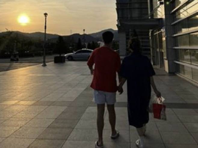 피해자 B씨와 C씨의 뒷모습. (사진=연합뉴스)