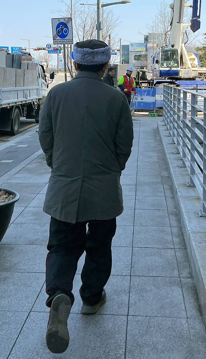 13일 돌연 사퇴 방침을 밝힌 뒤 잠행에 들어간 국민의힘 이정현 공천관리위원장은 오세훈 서울시장에 대한 비판적 생각을 나타내기도 했다. 연합뉴스