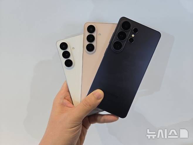 [샌프란시스코=뉴시스]삼성전자가 25일(현지시각) 미국 샌프란시스코에서 선보인 갤럭시 S26 시리즈의 모습. (사진=윤현성 기자)