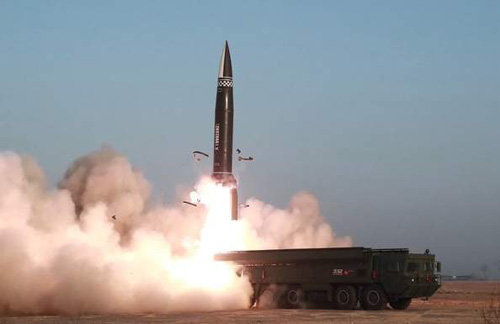 북한의 탄도미사일 발사 장면. 연합뉴스