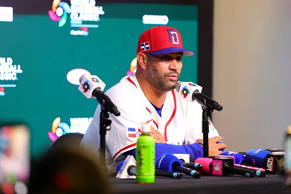 앨버트 푸홀스 도미니카공화국 대표팀 감독이 14일 WBC 한국과의 8강전에서 승리한 뒤 기자회견을 하고 있다. 게티이미지