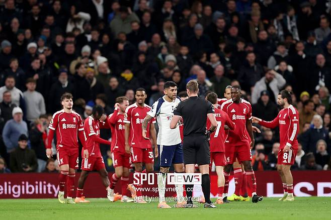 ▲ 창단 이래 최대의 치욕을 마주한 토트넘은 이제 생존을 걱정해야 하는 처참한 처지로 전락했다. 7연패라는 최악의 성적표와 함께 2부 리그행 열차에 탑승하게 될지도 모른다는 공포가 토트넘을 잠식하고 있다.