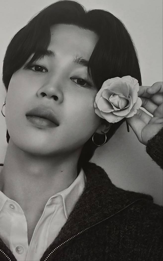 'JIMIN IS BACK' 광화문 광장에 온통 방탄소년단 지민