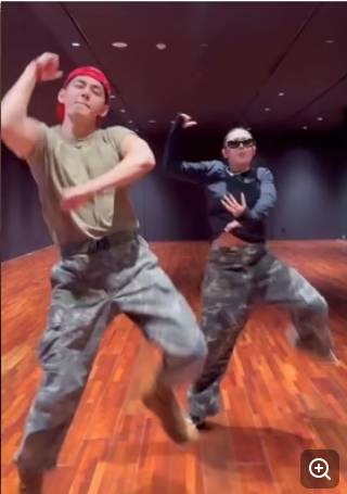 2025년 6월 뷔가 전역후 리정과 함께 한 댄스 챌린지 /사진 리정 인스타그램