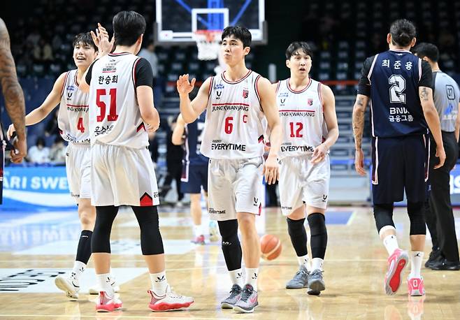 안양 정관장 승리 후. /사진=KBL 제공