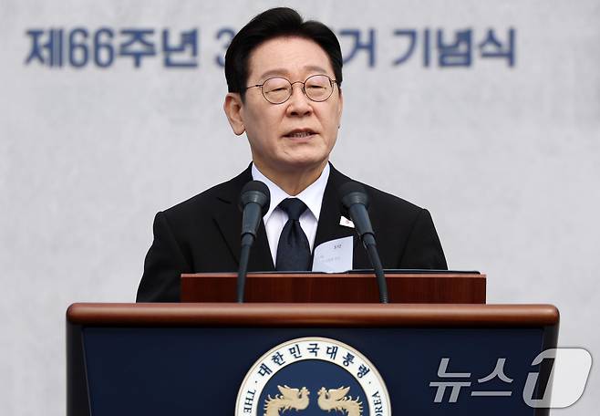 이재명 대통령이 15일 창원 국립 3·15 민주묘지에서 열린 제66주년 3·15의거 기념식에서 기념사를 하고 있다. 2026.3.15 ⓒ 뉴스1 이재명 기자