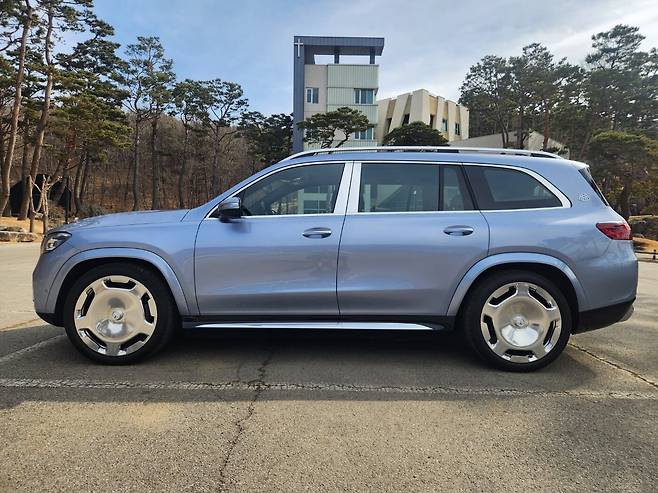 마이바흐 GLS 마누팍투어의 측면부. /진상훈 기자