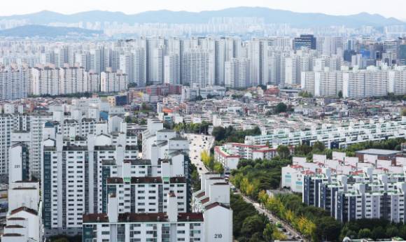 서울 남산에서 바라본 아파트 단지. [사진=연합뉴스]