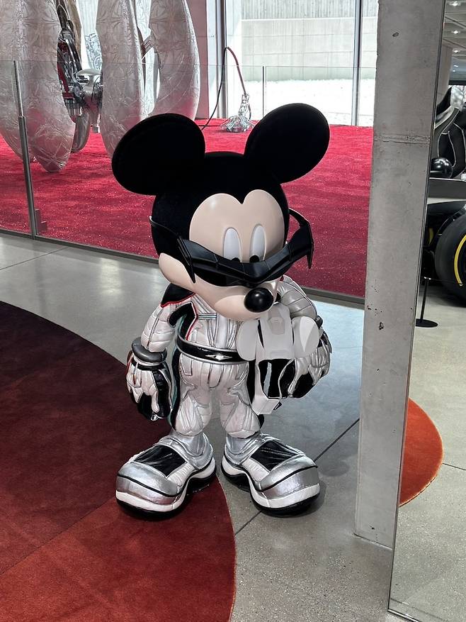 F1을 테마로 꾸며진 젠틀몬스터 플래그십 스토어 / 사진= 이경동 여행+ 에디터