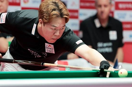 ‘우승후보’ SK렌터카가 ‘캡틴’ 강동궁을 비롯, 팀원들의 고른 활약으로 휴온스를 세트스코어 4:0으로 물리치고 3라운드 첫승을 기록했다. (사진=PBA)