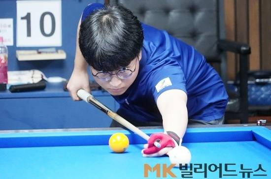 전북당구연맹 황정석은 최근 열린 KBF디비전D2리그 1~2라운드에 4Tip b팀 소속으로 출전, 팀은 B리그 2위를 기록한 가운데 개인전에선 8전전승으로 101명 중 1위를 차지했다.