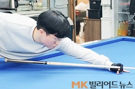 전국대회 최고성적이 32강인 황정석은 올해 16강 진출이 목표이고, 3쿠션월드컵에 출전하면 1차예선(PPPQ)을 통과하고 싶다고 말했다.