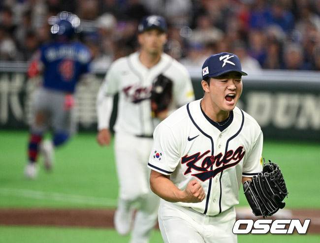 [OSEN=도쿄(일본), 손용호 기자] 8일 일본 도쿄돔에서 2026 월드베이스볼클래식(WBC) 1라운드 C조 조별리그 대한민국과 대만의 경기가&nbsp;열렸다.한국은 전날(7일) 일본과의 경기에서 6-8로 석패했다. 앞서 체코전을 11-4로 잡았던 한국은 1승1패를 마크하게 됐고, 남은 대만전과 호주전에 사활을 걸어야 한다.9회초 수비를 마친 한국 고우석이 포효하고 있다. 2026.03.08&nbsp;/spjj@osen.co.kr