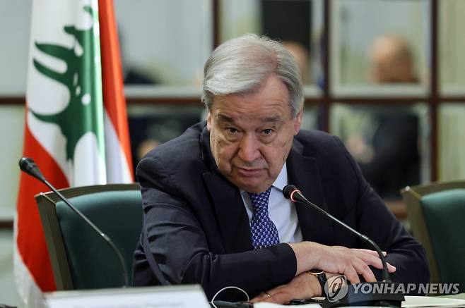 14일(현지시간) 레바논 베이루트에서 기자회견하는 안토니우 구테흐스 유엔 사무총장 [EPA=연합뉴스]