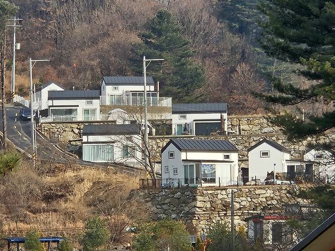 가평군 설악면 묵안리에 개발된 전원주택. 사진=독자 제공