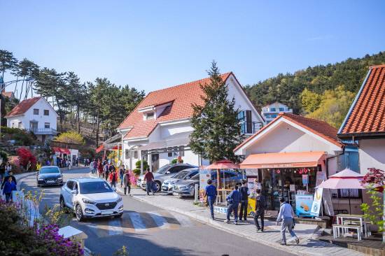 남해 독일마을 전경.