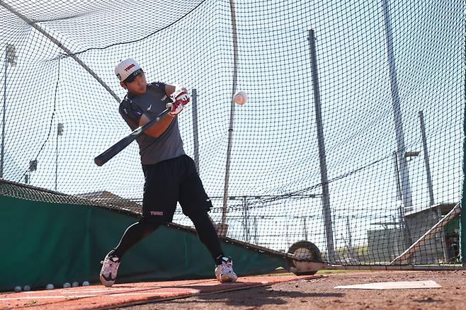 LG 추세현이 미국 애리조나 스프링캠프에서 타격 훈련에 임하고 있다. 사진 | LG 트윈스